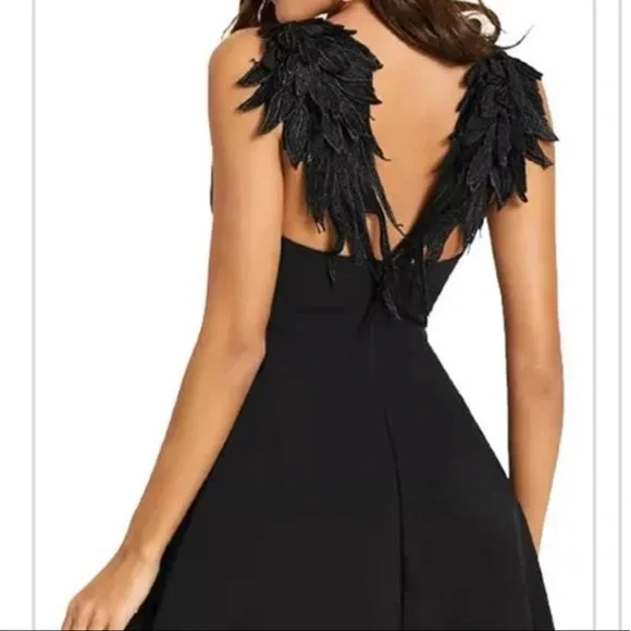 Angel wings black mini dress - Picture 4 of 11